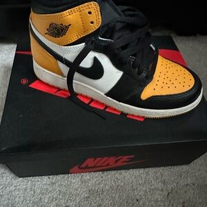 Nike-Jordan 1s Big Kids 4